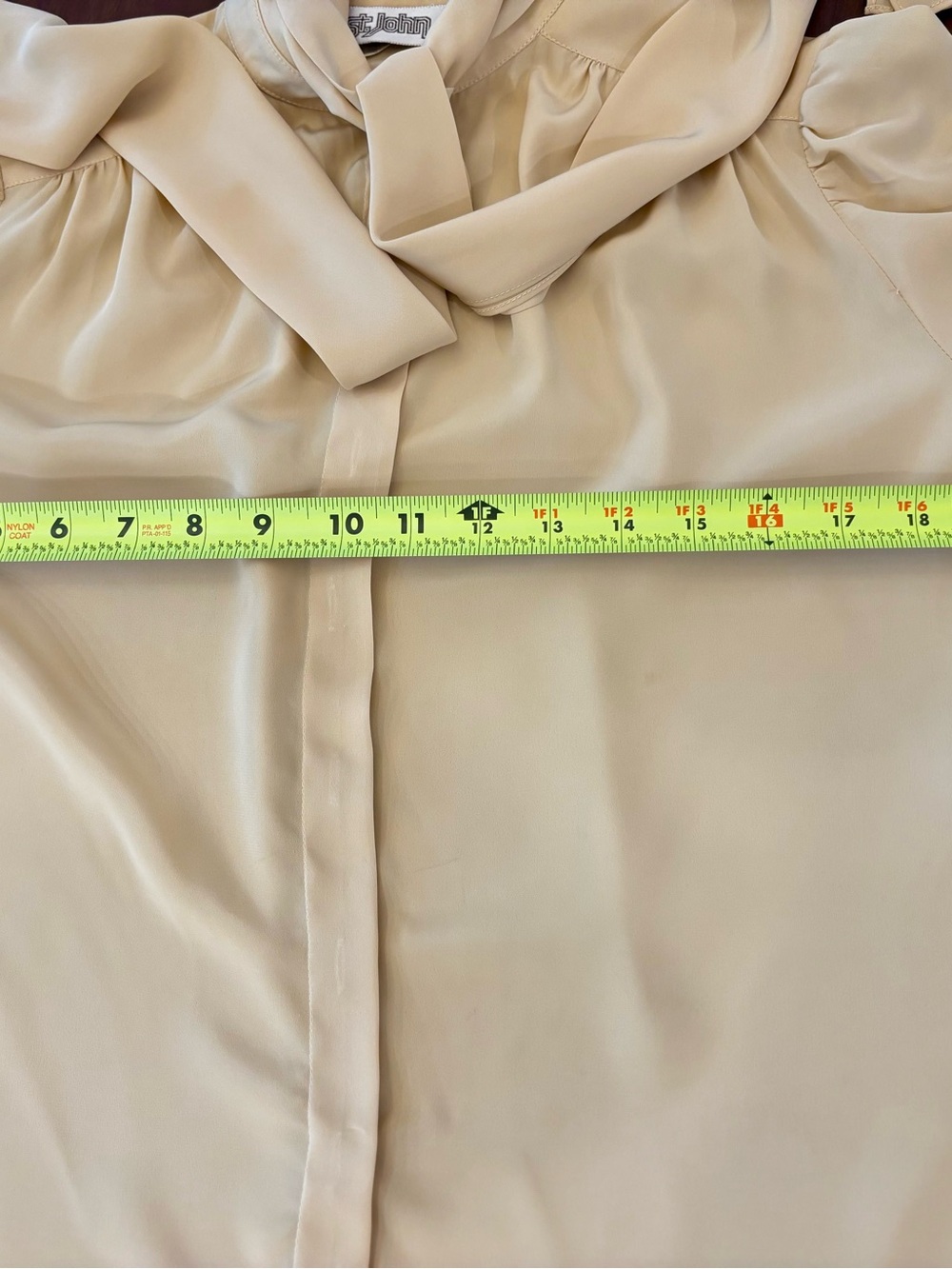 Vintage St John Blouse Size 6 Gold Tan Tie Neck Long Sleeve Top - Picture 5 of 8